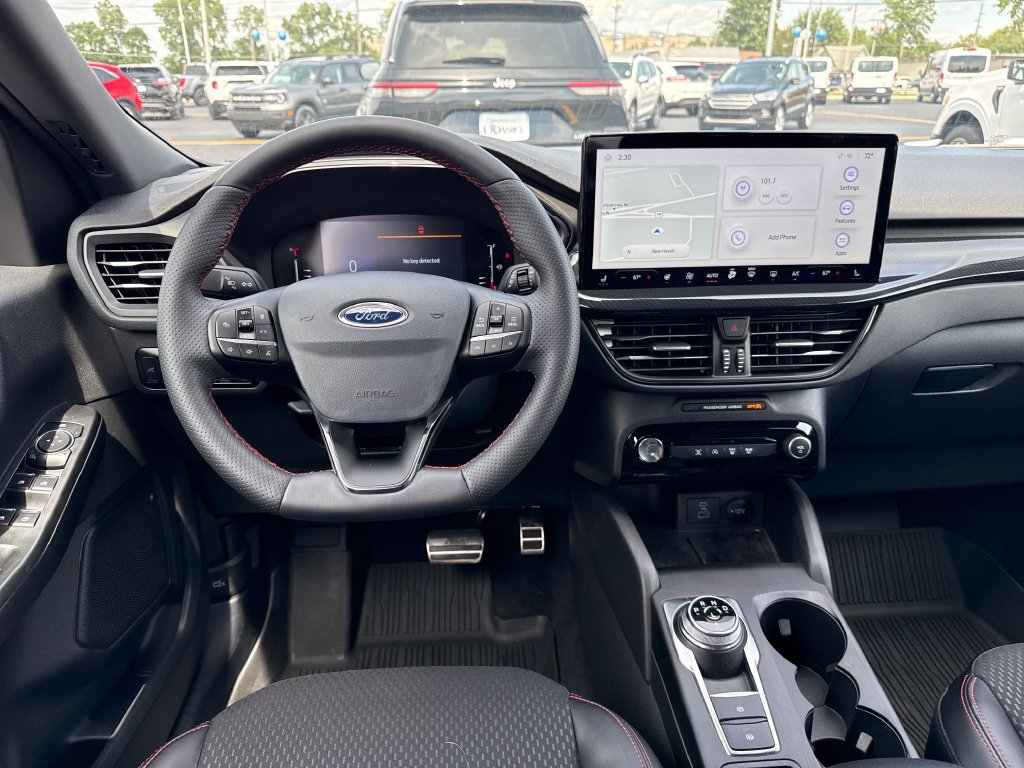 Used 2023 Ford Escape ST-Line w/ Tech Pack #1 AWD/4WD image 9