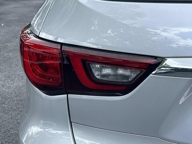 Used 2020 INFINITI QX60 Luxe w/ Essential Package FWD image 12