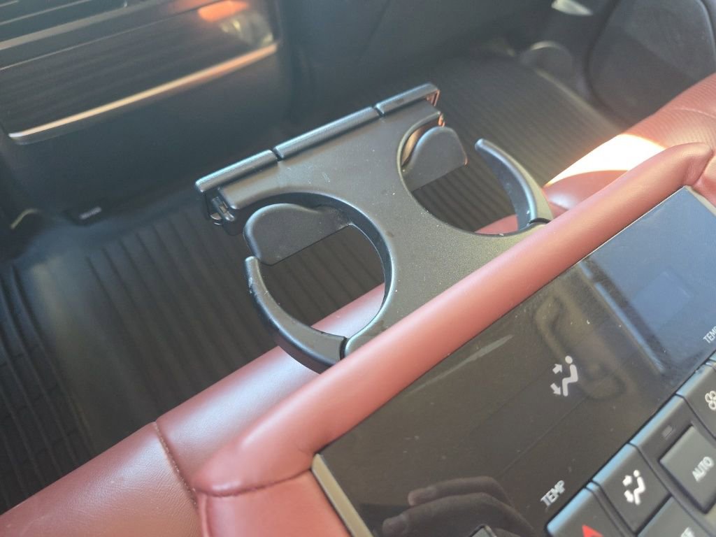 Used 2020 Lexus LX 570 4WD w/ 3rd Row & Luxury Pkg image 21