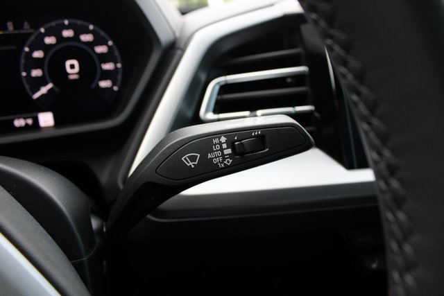 New 2025 Audi Q4 e-tron Premium Plus image 13