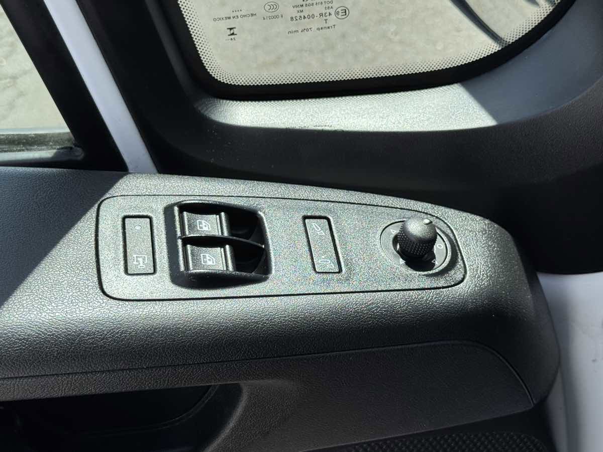 Used 2025 RAM ProMaster 2500 w/ Convenience Group FWD image 29