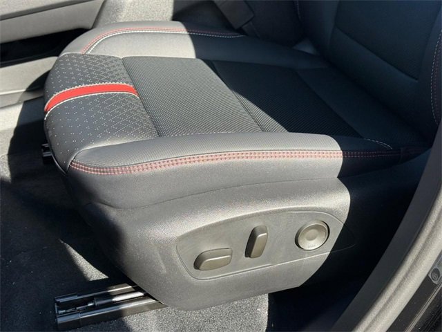 New 2026 Chevrolet Traverse RS image 19