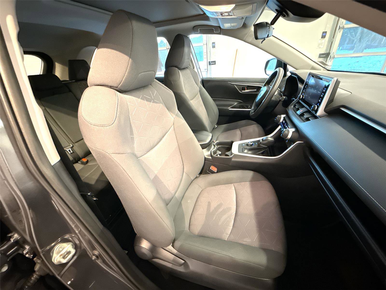 Used 2019 Toyota RAV4 XLE w/ Convenience Package image 26