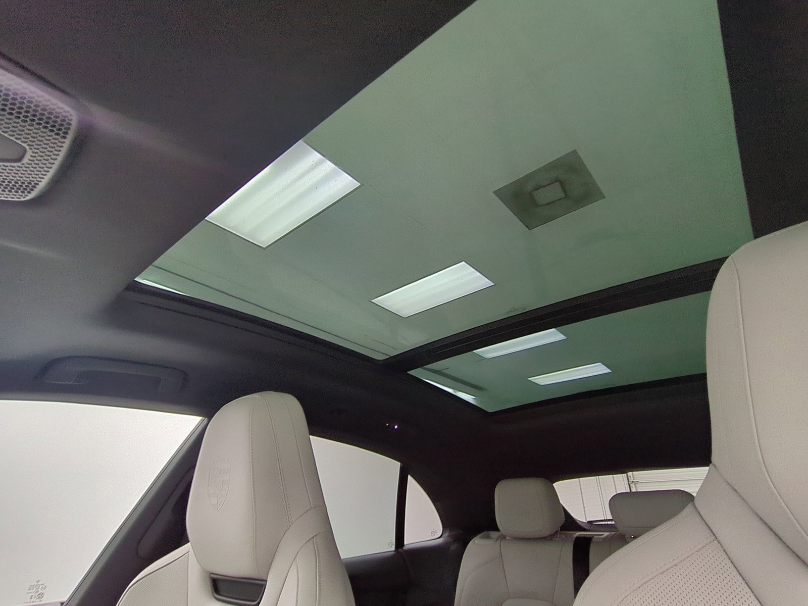 Certified 2025 Porsche Macan Electric RWD image 20
