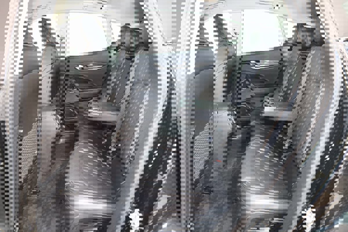 Used 2018 Maserati Levante S GranSport image 54