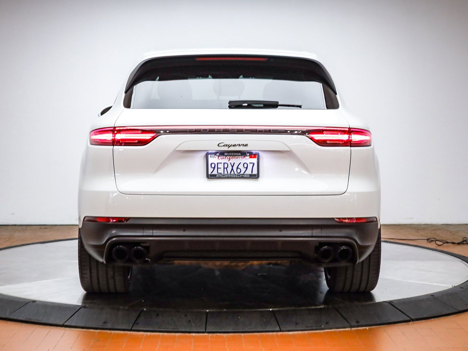 Certified 2022 Porsche Cayenne Platinum Edition image 7