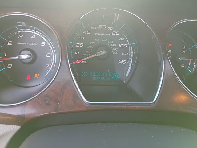 Used 2010 Ford Taurus Limited image 30