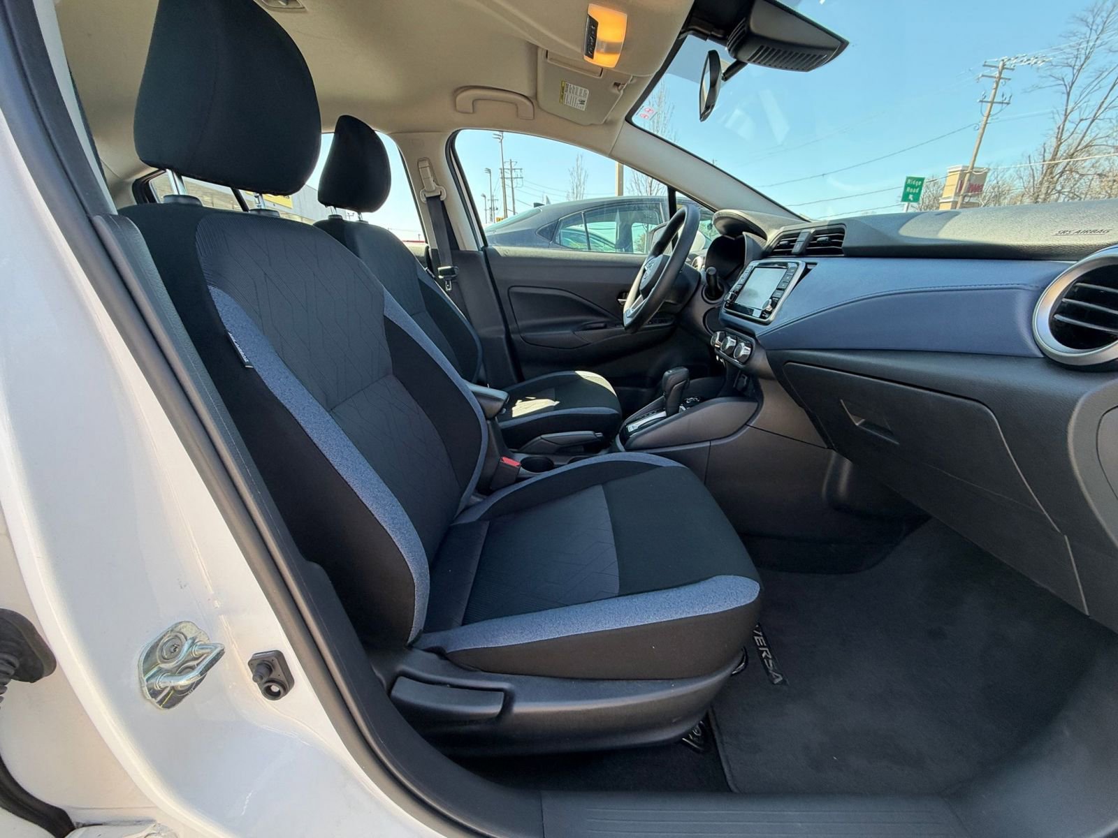 Used 2025 Nissan Versa SV image 29