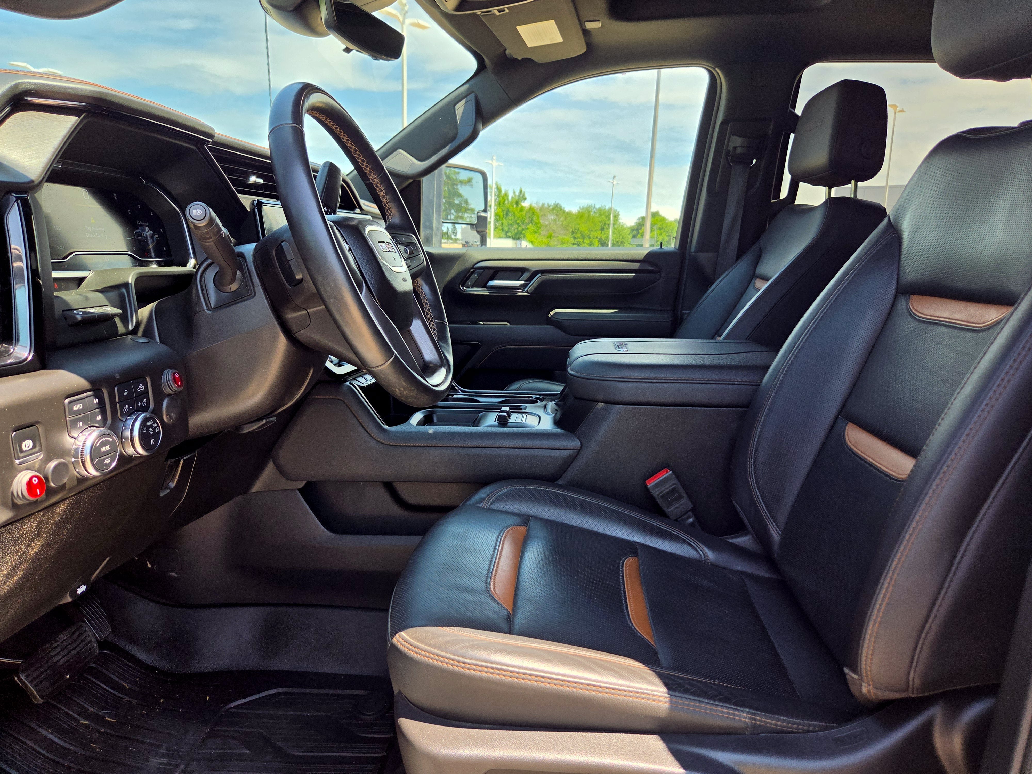 Used 2025 GMC Sierra 2500 AT4 w/ AT4 Premium Plus Package AWD/4WD image 18