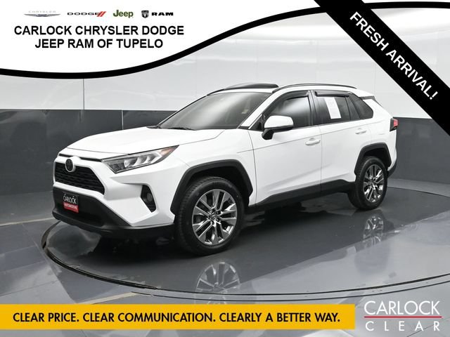 Used 2019 Toyota RAV4 XLE Premium w/ Cold Weather Package FWD image 9