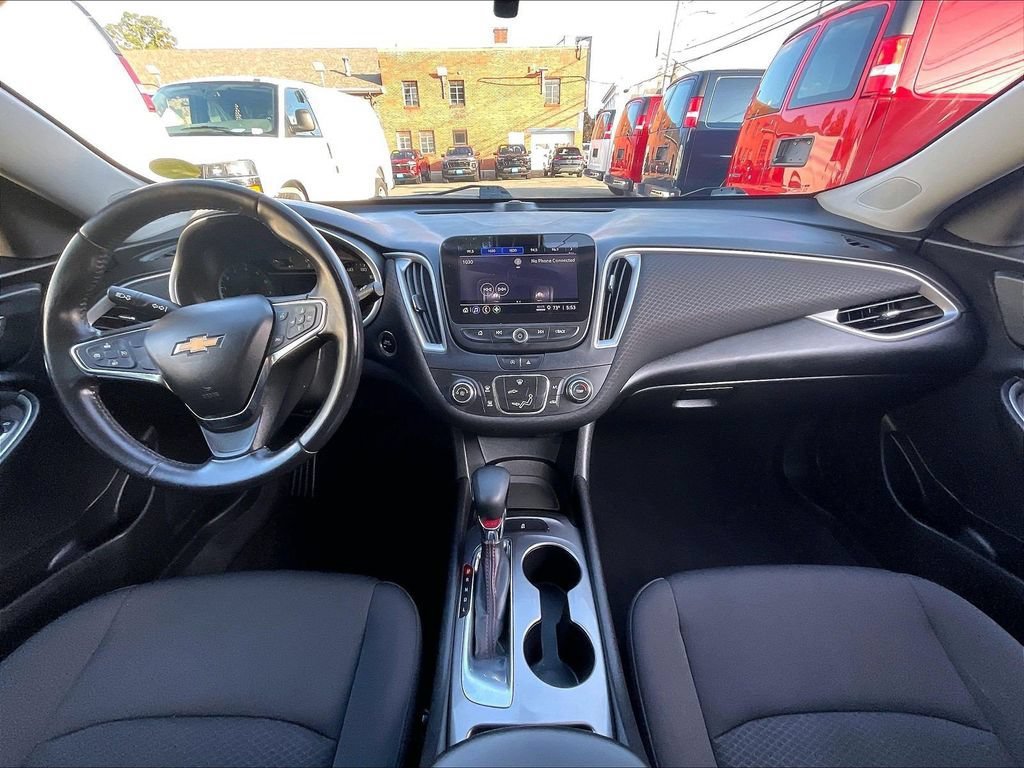 Used 2021 Chevrolet Malibu RS FWD image 21