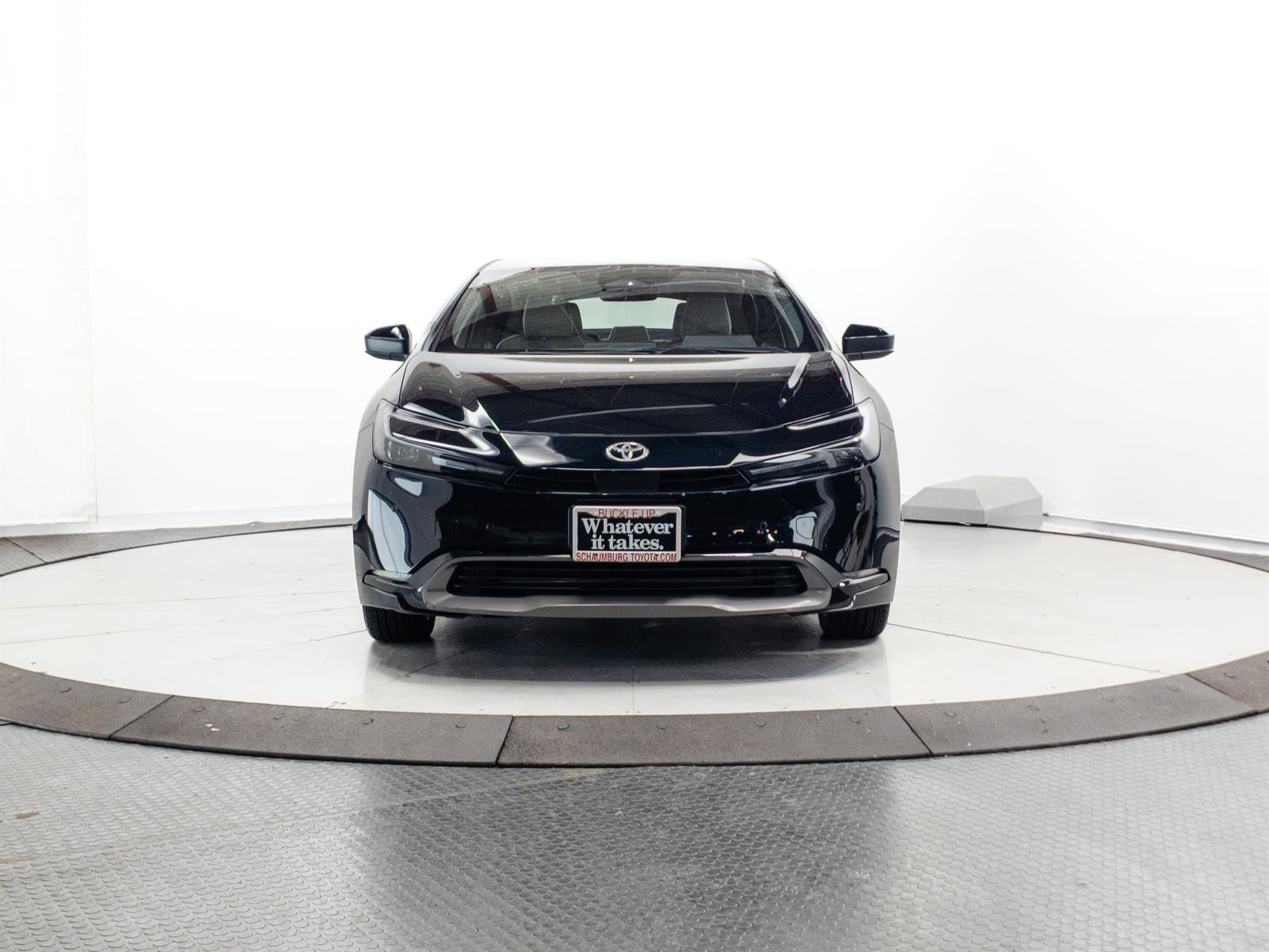 Used 2024 Toyota Prius XLE video 2