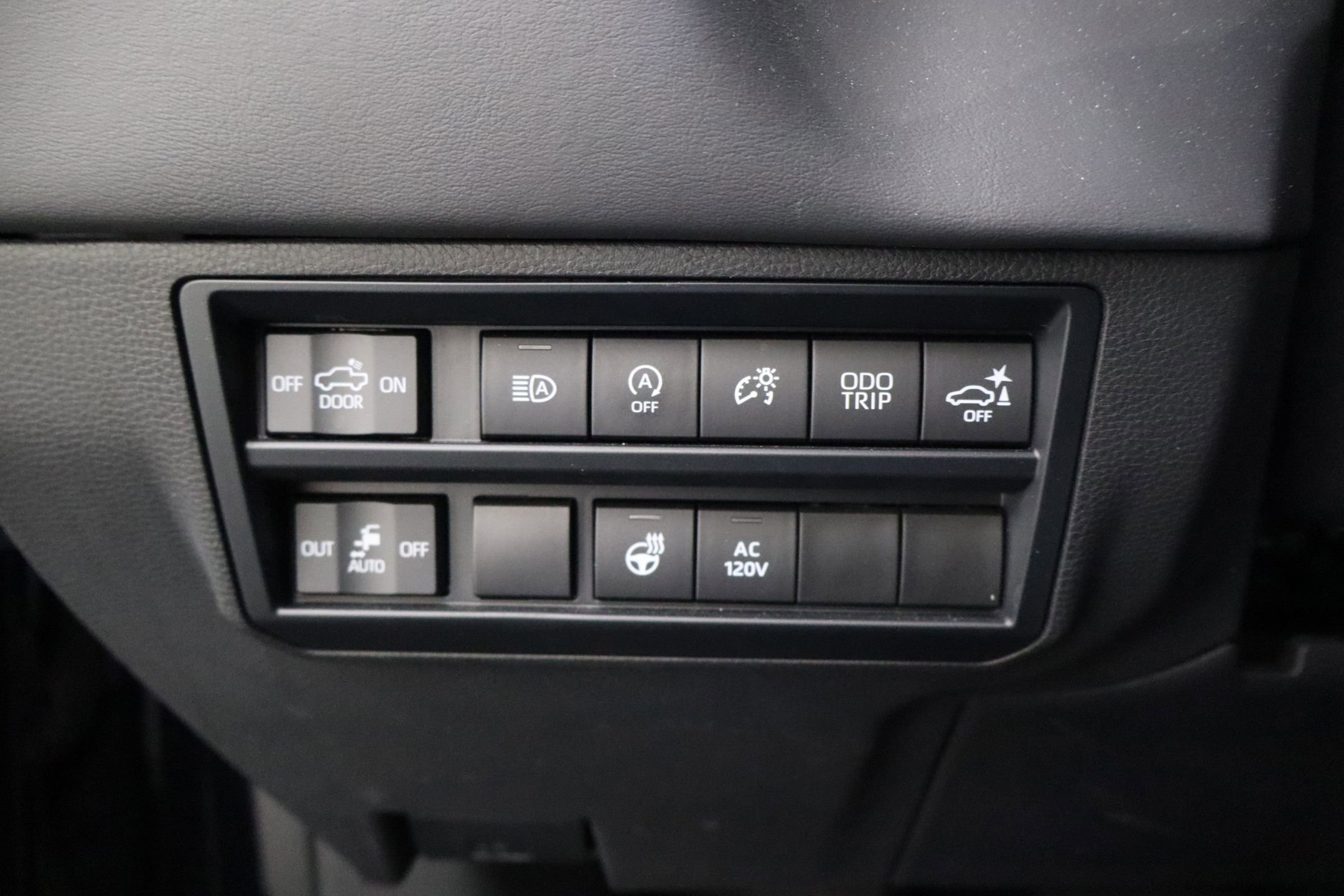 Used 2023 Toyota Tundra Platinum image 12