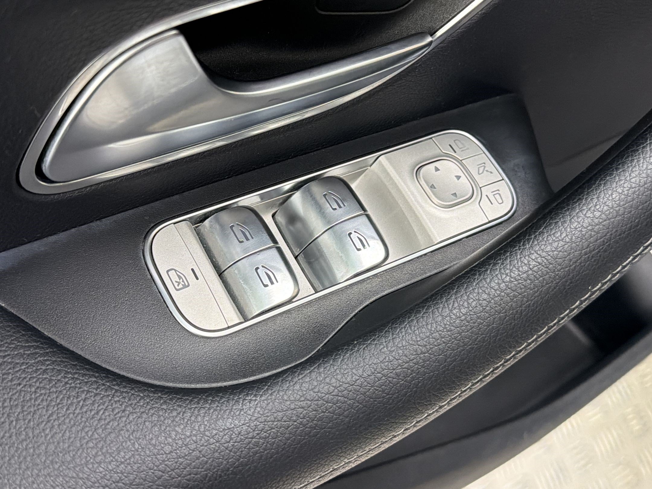 Used 2022 Mercedes-Benz GLE 350 image 13