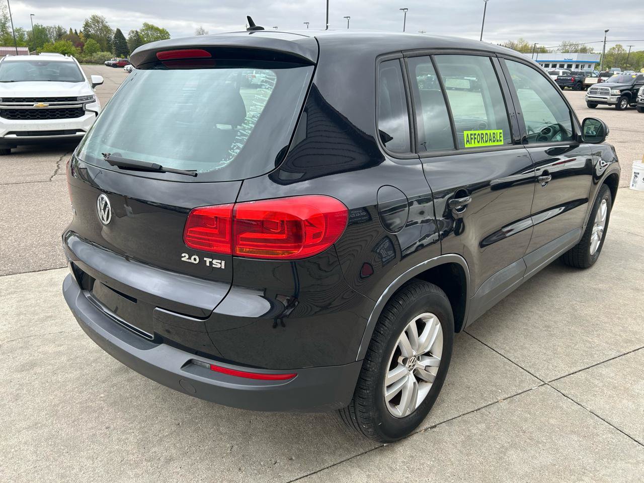 Used 2012 Volkswagen Tiguan S FWD image 5
