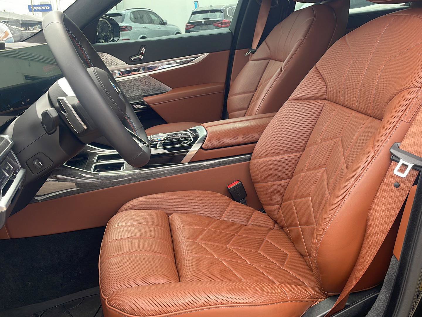 Used 2025 BMW i7 M70 AWD/4WD image 8