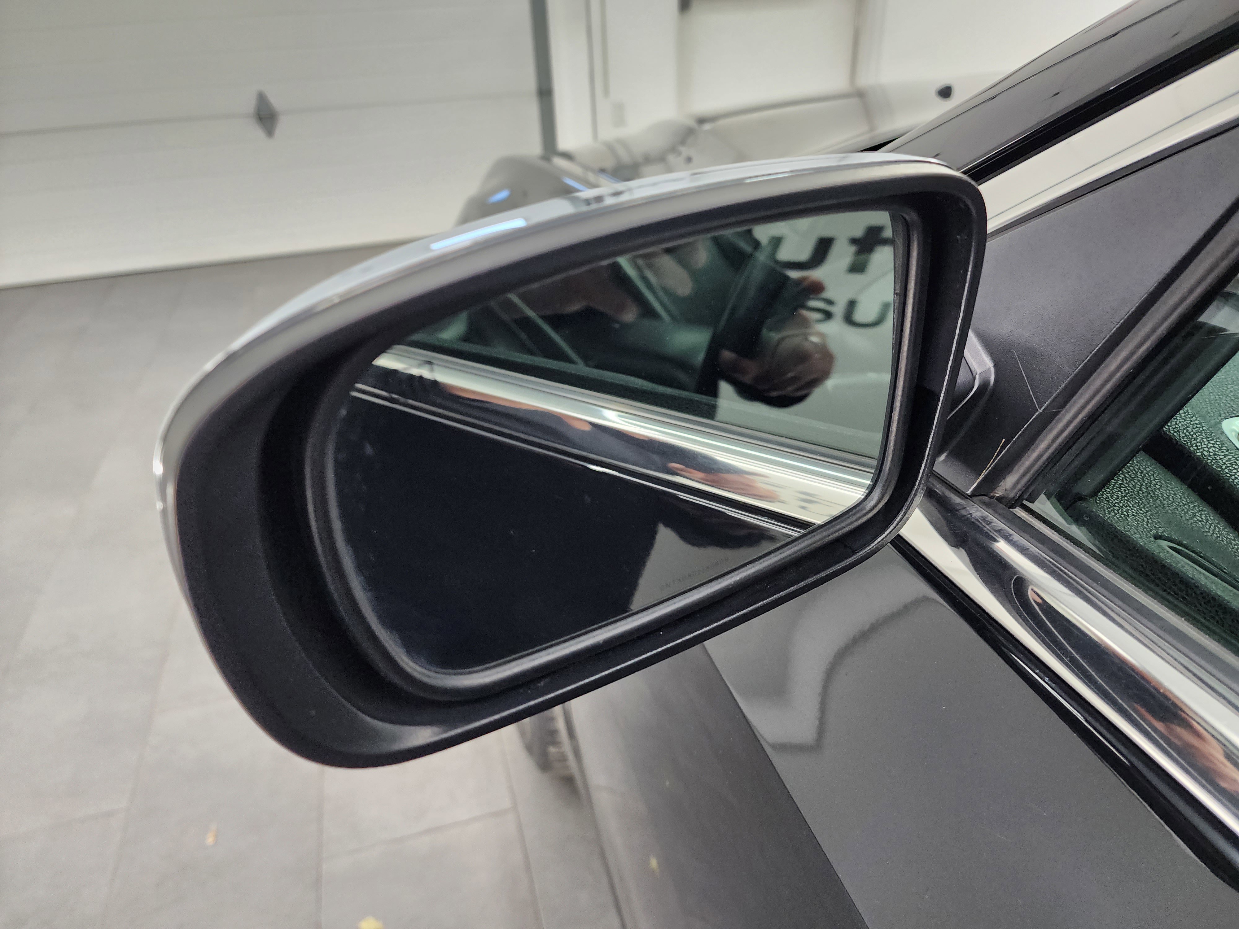 Used 2019 Chrysler 300 Limited image 32