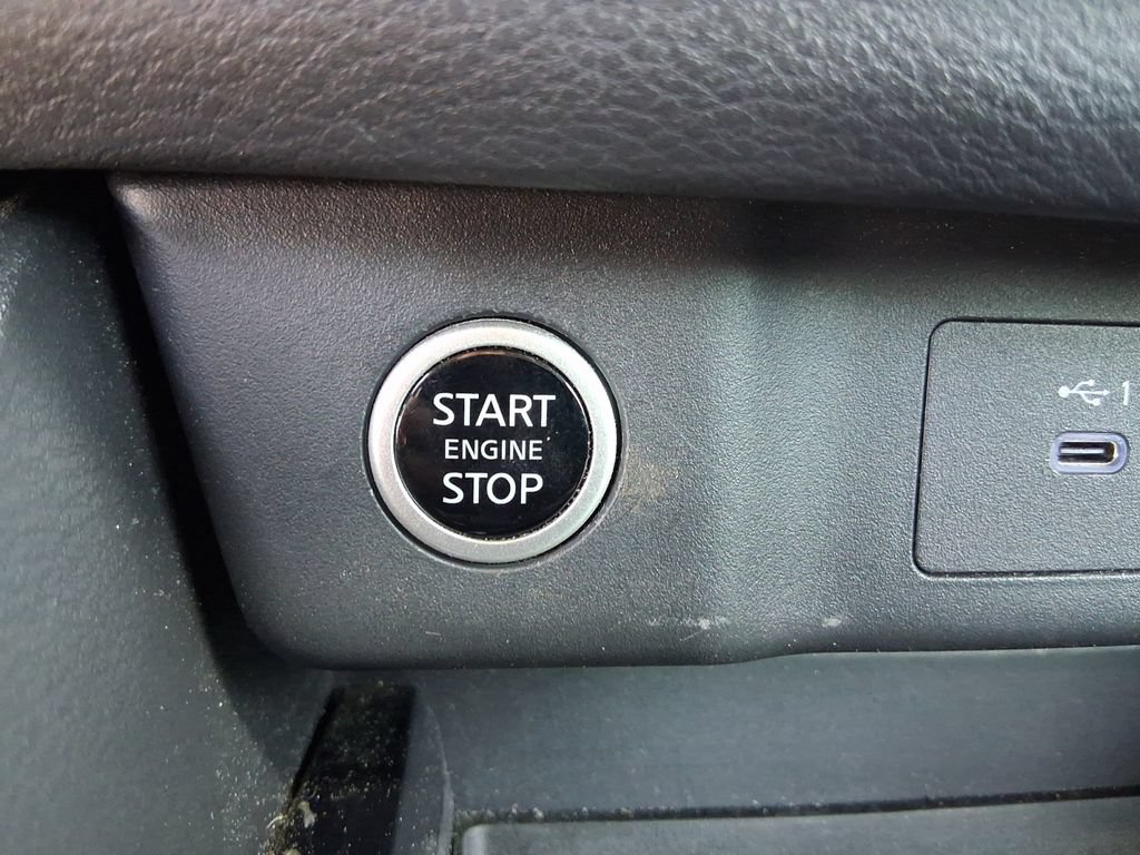 Used 2023 Nissan Rogue SV FWD image 29