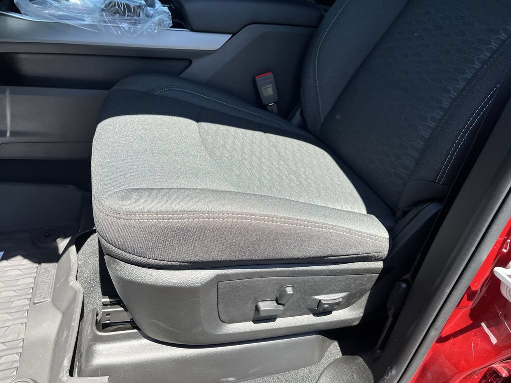 New 2026 RAM 2500 Big Horn AWD/4WD image 12