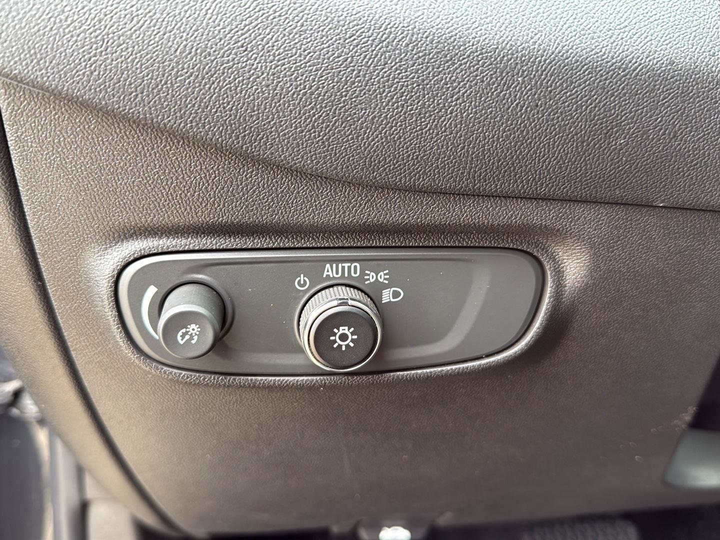 Used 2023 Chevrolet Equinox RS image 13