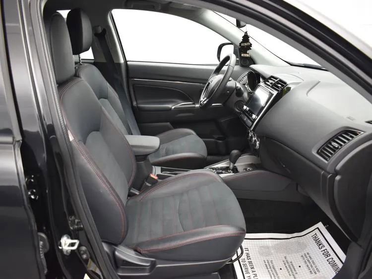 Used 2025 Mitsubishi Outlander Sport ES AWD/4WD image 16