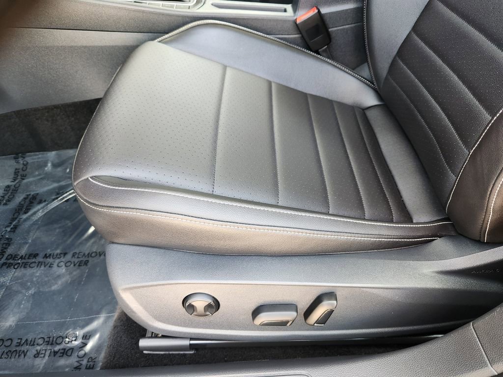 Certified 2023 Volkswagen Jetta SE w/ Panoramic Sunroof Package image 20
