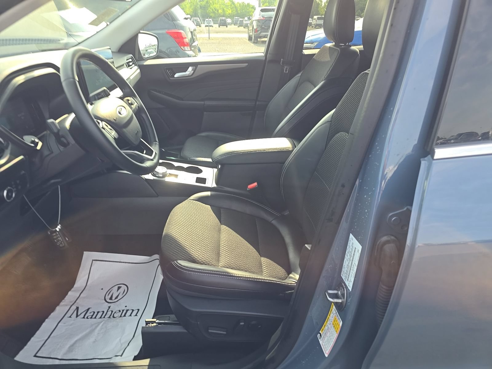 Used 2025 Ford Escape SE FWD image 6
