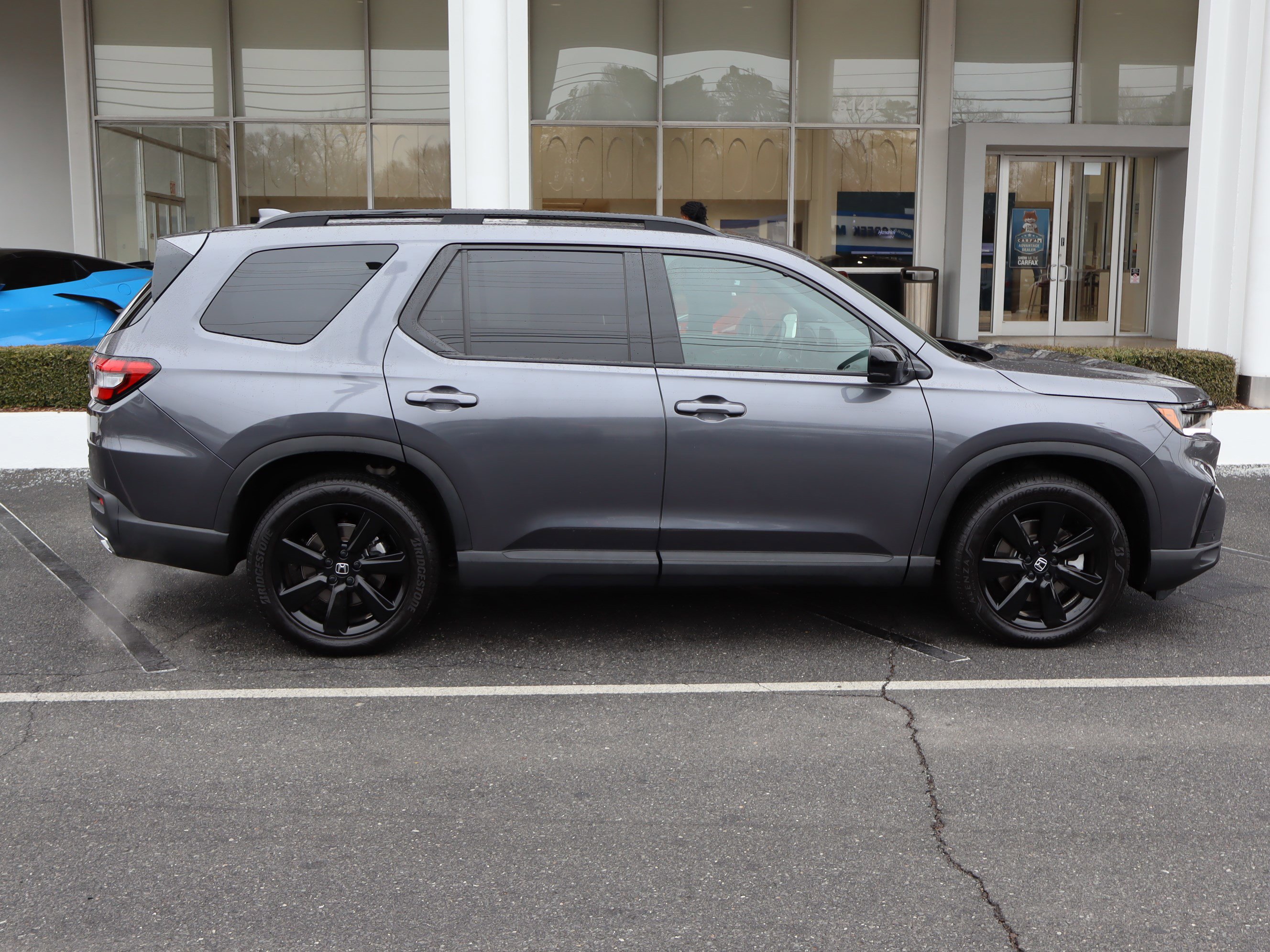Used 2025 Honda Pilot Black Edition image 11