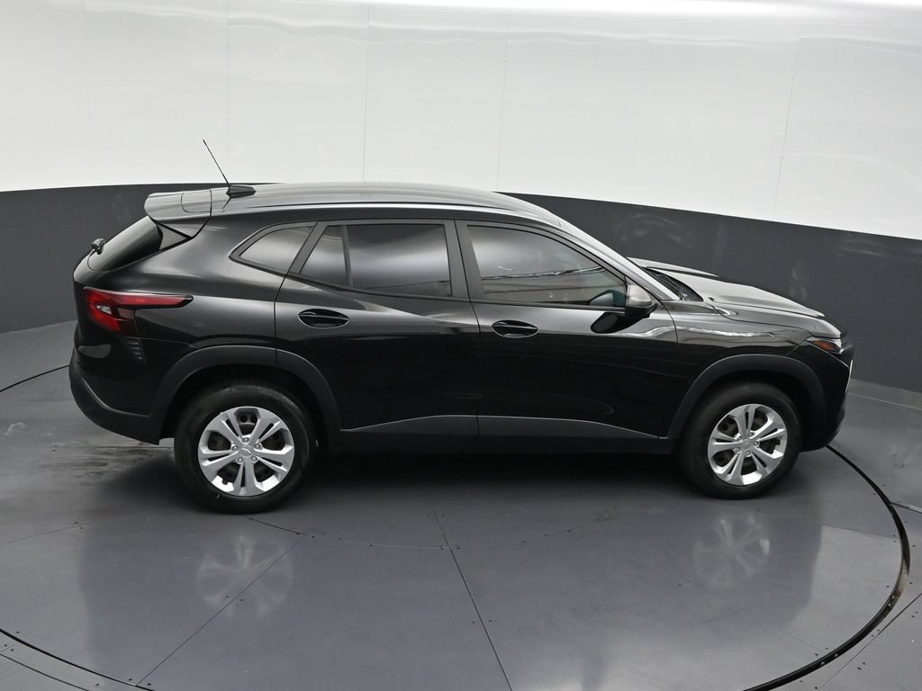 Used 2024 Chevrolet Trax LS FWD image 23