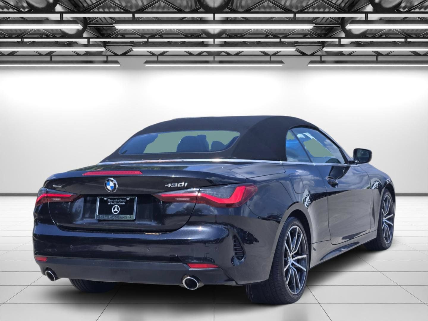 Used 2022 BMW 430i xDrive Convertible w/ Convenience Package AWD/4WD image 9