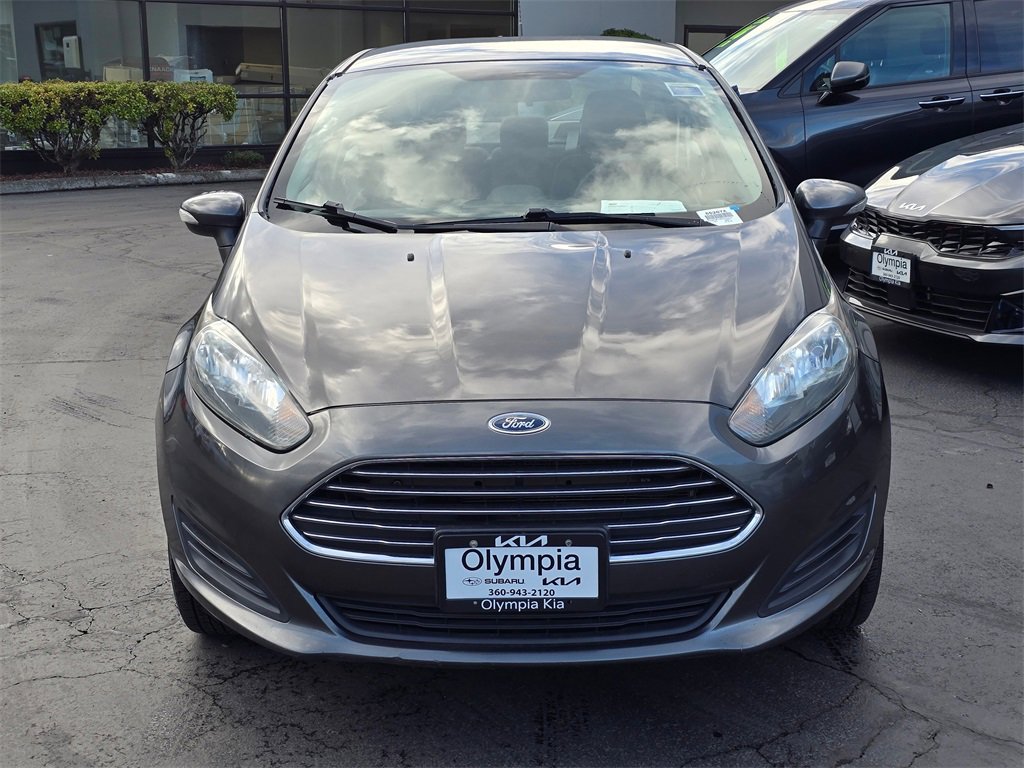 Used 2015 Ford Fiesta SE image 2