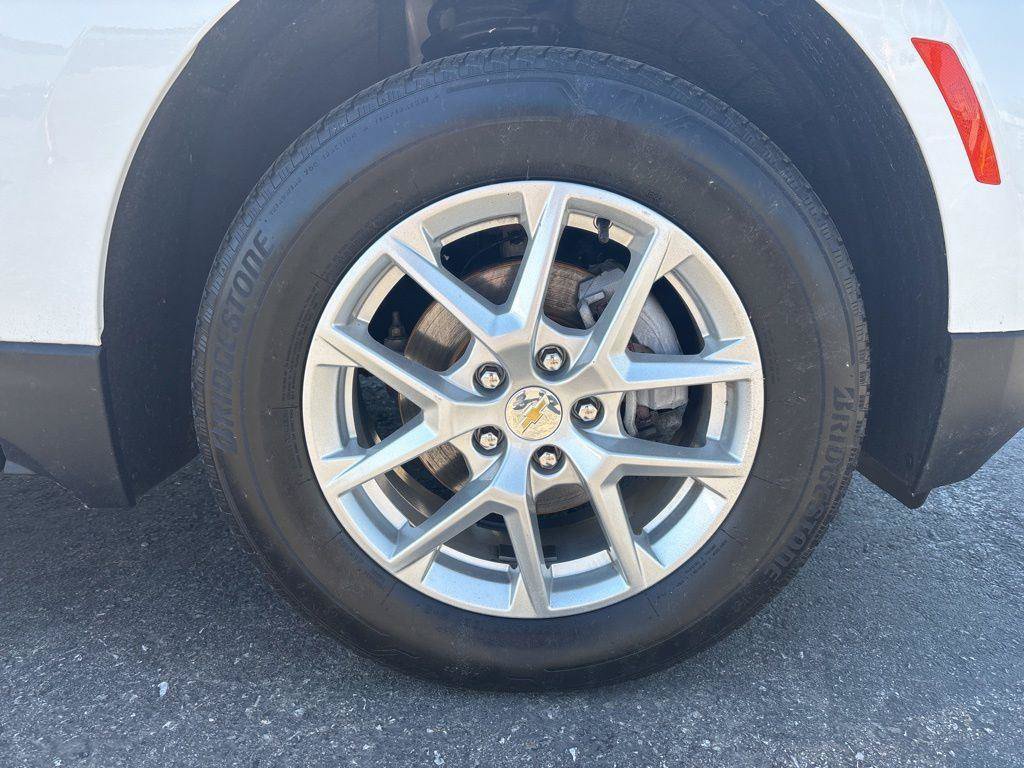 Used 2024 Chevrolet Equinox LT AWD/4WD image 9
