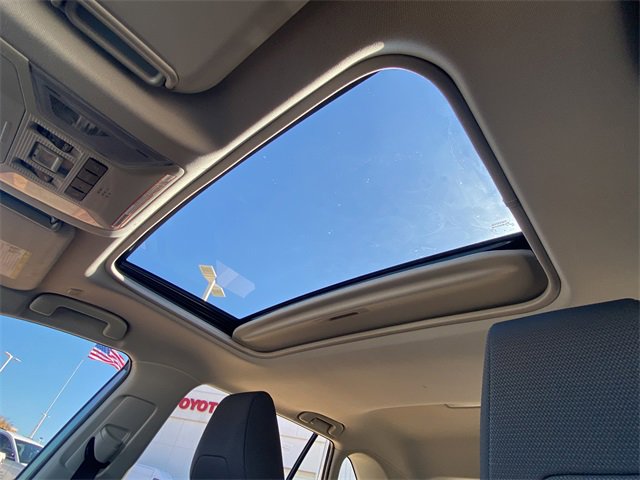 Used 2025 Toyota RAV4 XLE image 32