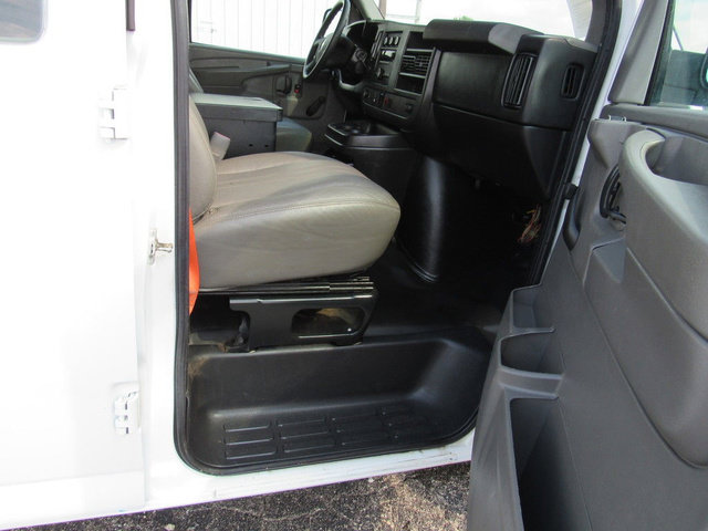 Used 2013 Chevrolet Express 2500 RWD image 12