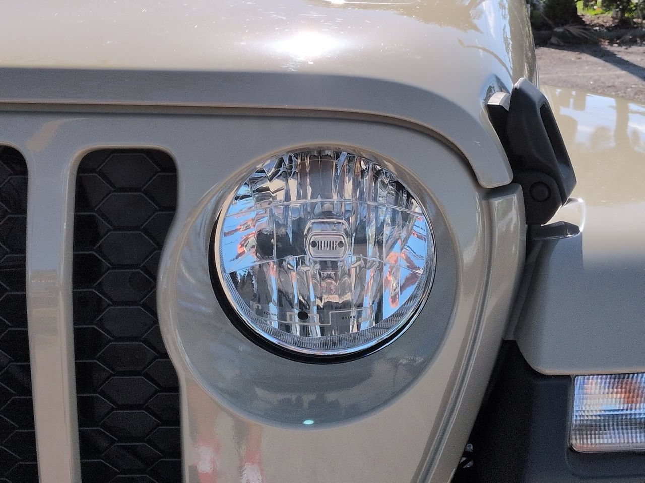 Used 2022 Jeep Gladiator Sport AWD/4WD image 10