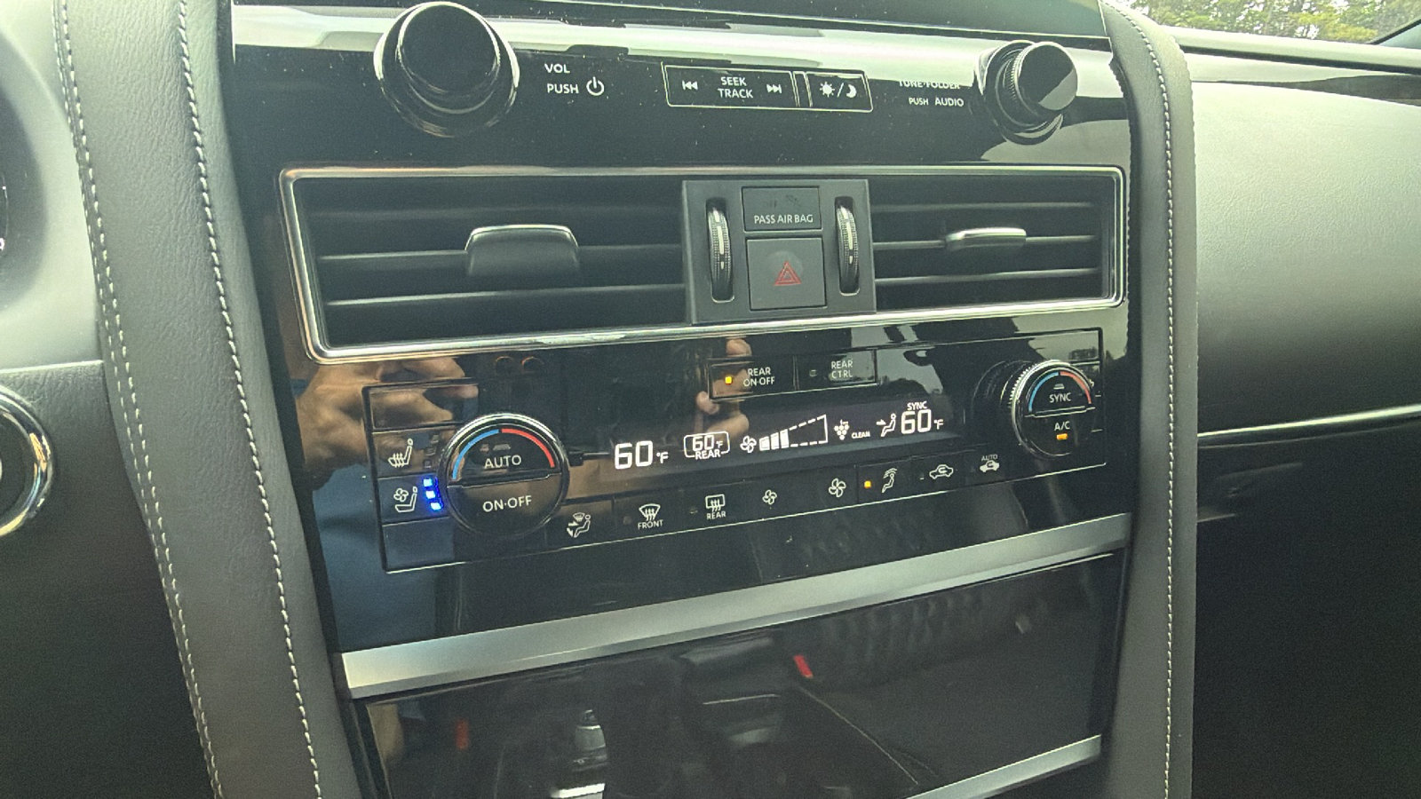 Used 2024 INFINITI QX80 Sensory AWD/4WD image 35