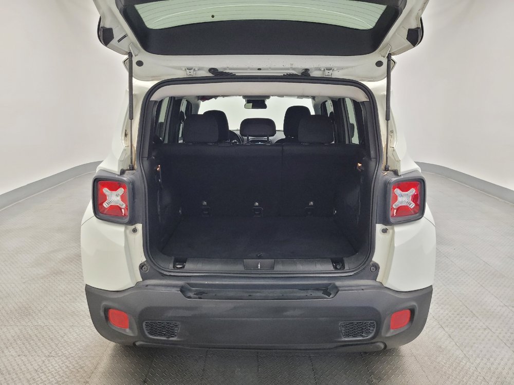 Used 2017 Jeep Renegade Latitude FWD image 29