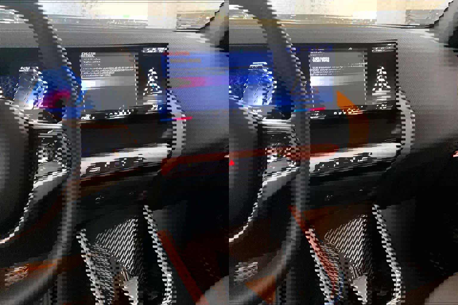 Used 2025 BMW X3 xDrive30i w/ Premium Package image 9