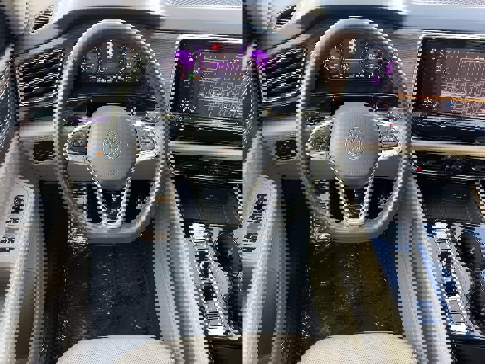 Used 2024 Volkswagen Atlas SEL Premium R-Line image 15