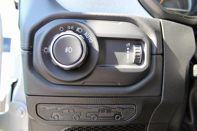 Used 2024 Jeep Wrangler Sahara w/ Technology Group image 29