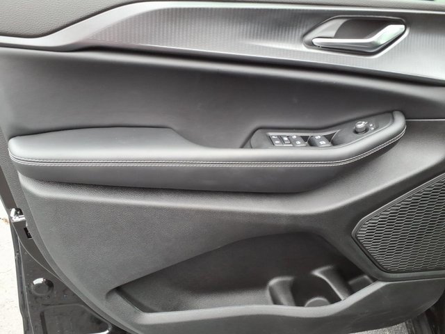 New 2025 Jeep Grand Cherokee Altitude image 9