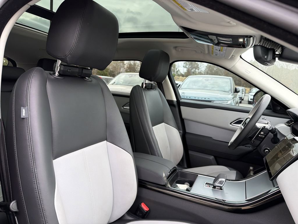 Used 2025 Land Rover Range Rover Velar S image 16