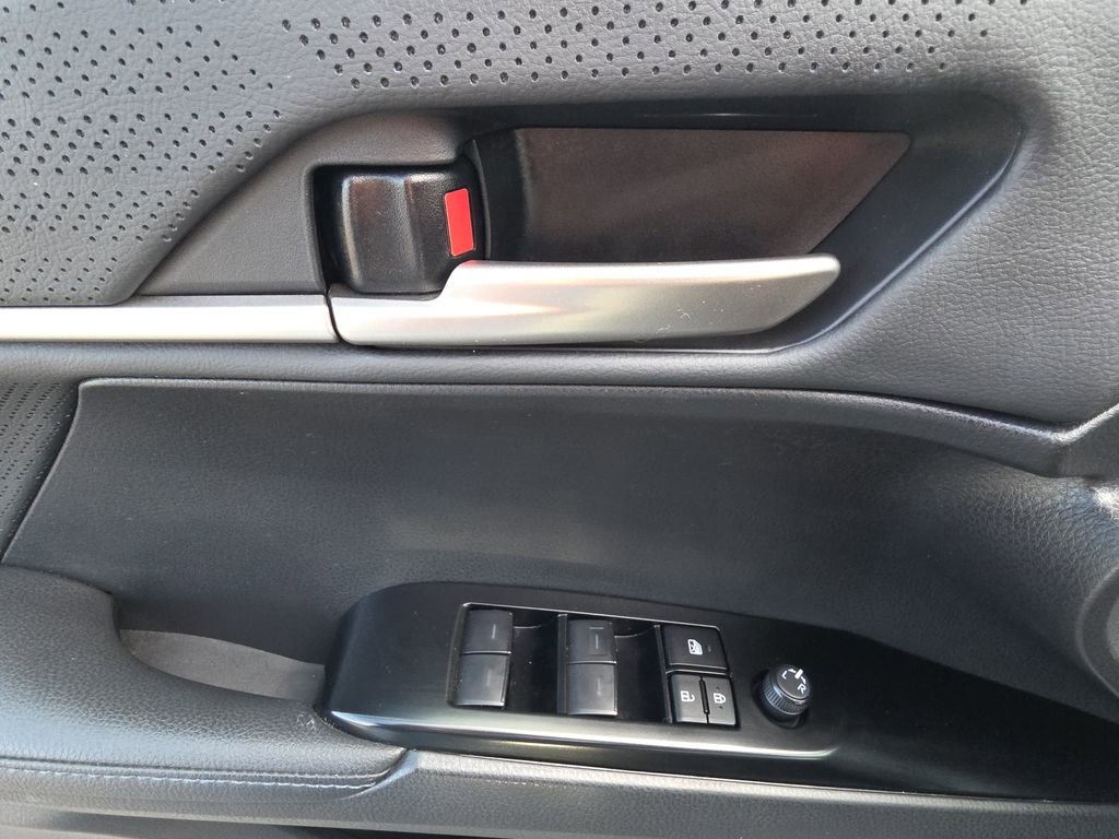 Used 2025 Toyota Camry XSE w/ Premium Plus Package image 13