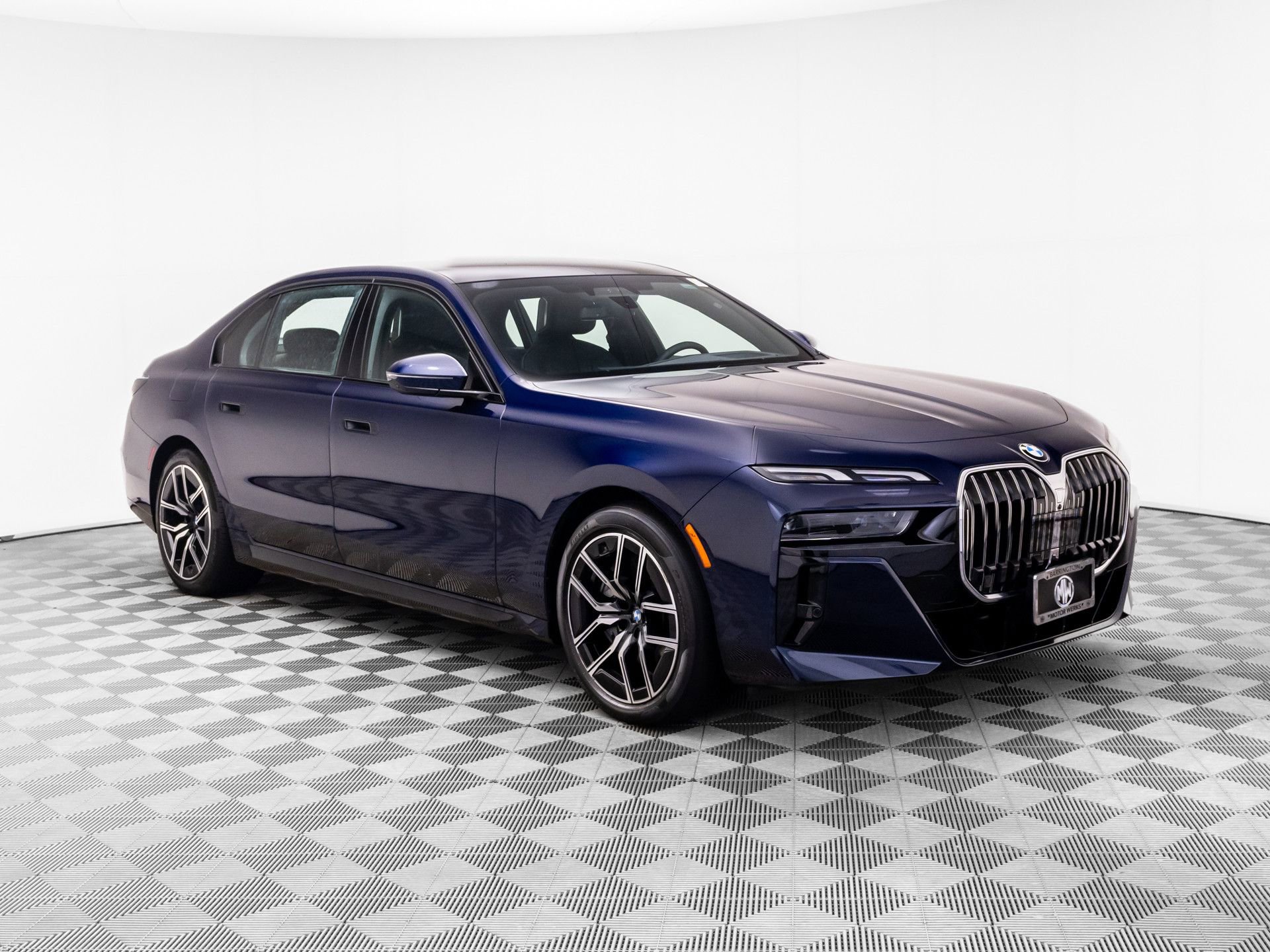 Certified 2023 BMW 760i xDrive AWD/4WD image 8