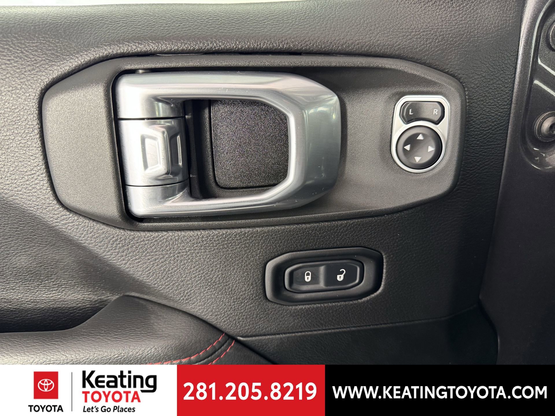 Used 2022 Jeep Wrangler Unlimited Rubicon w/ Steel Bumper Group image 12