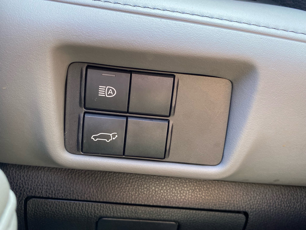 Used 2023 Toyota Highlander LE image 23