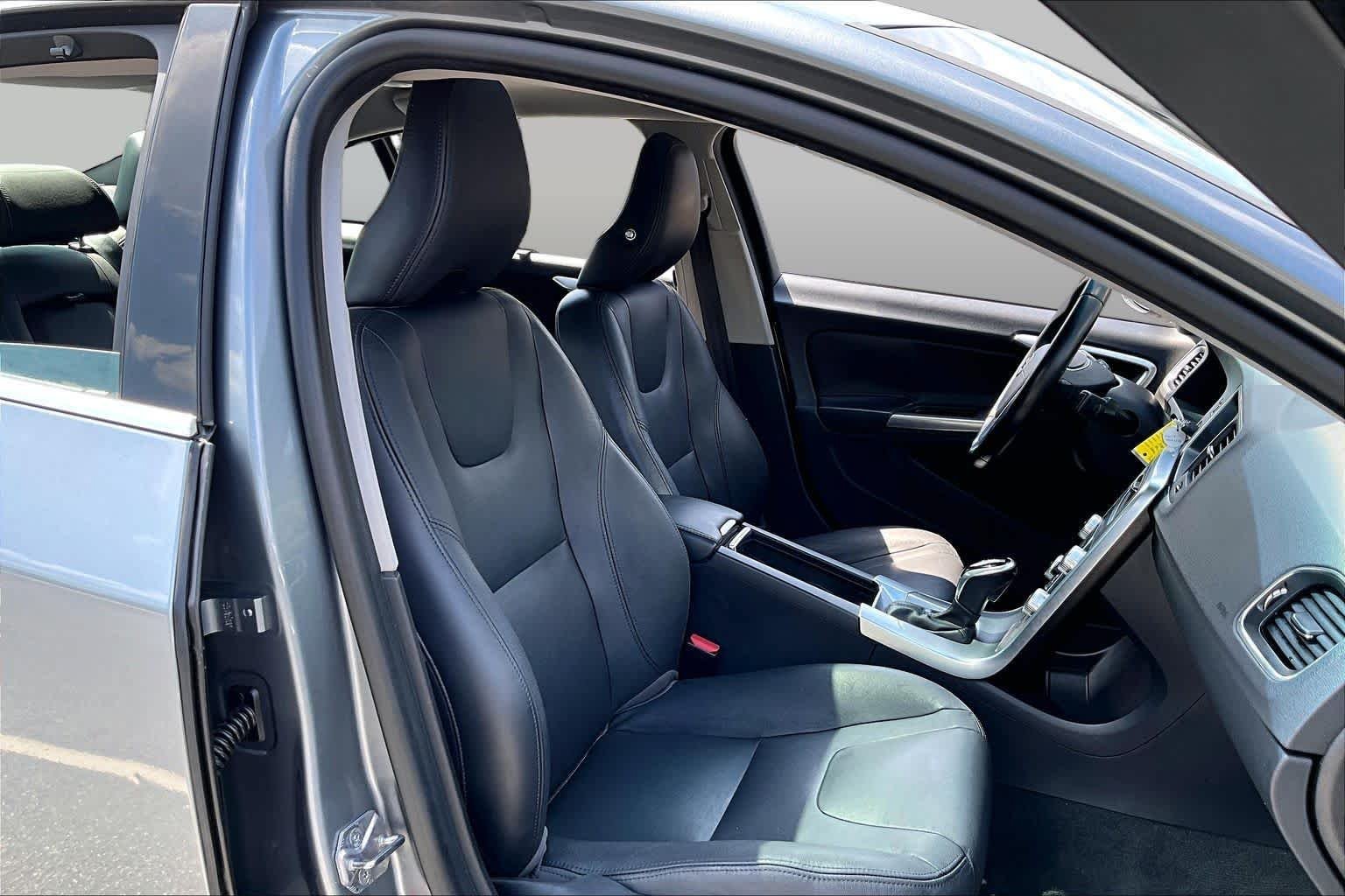 Used 2017 Volvo S60 T5 Inscription FWD image 9