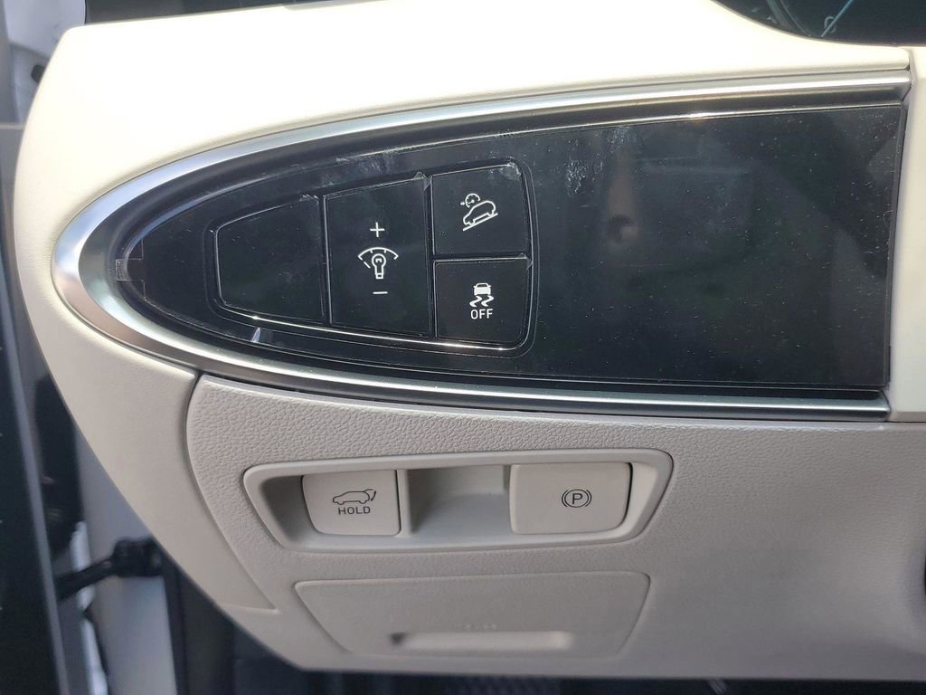 New 2025 Genesis Electrified GV70 Advanced w/ Prestige Package image 18