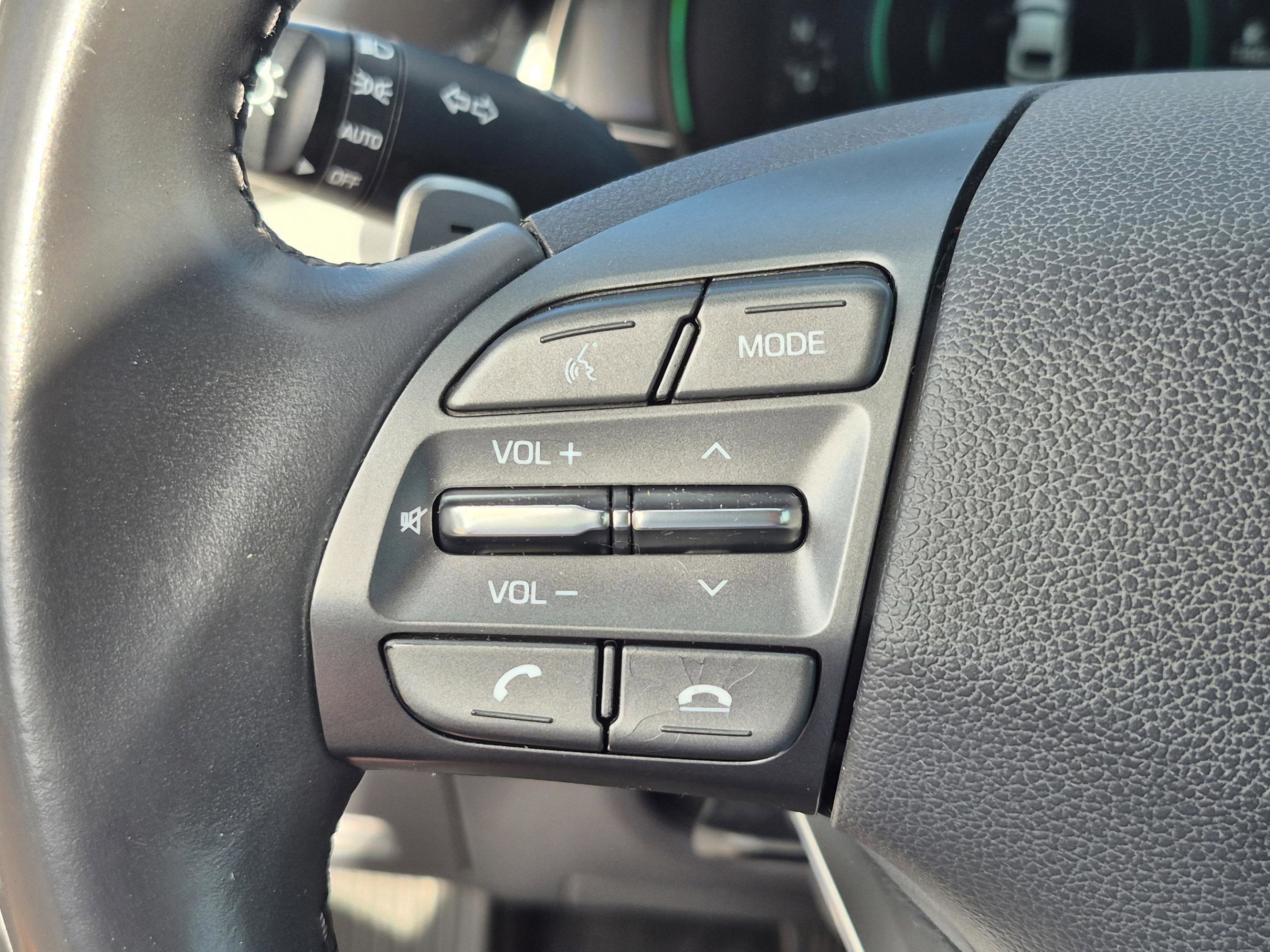 Used 2020 Hyundai Ioniq SEL FWD image 28
