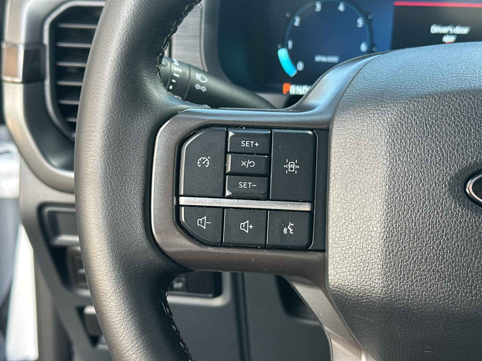 Used 2024 Ford F150 XLT w/ XLT Black Appearance Package AWD/4WD image 19